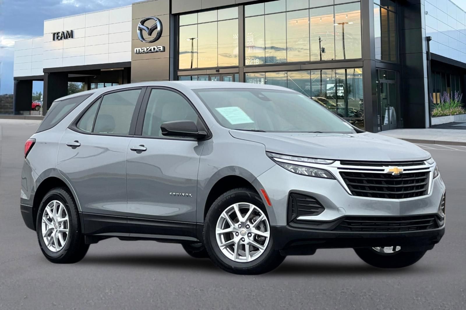 Used 2024 Chevrolet Equinox LS AWD/4WD image 2