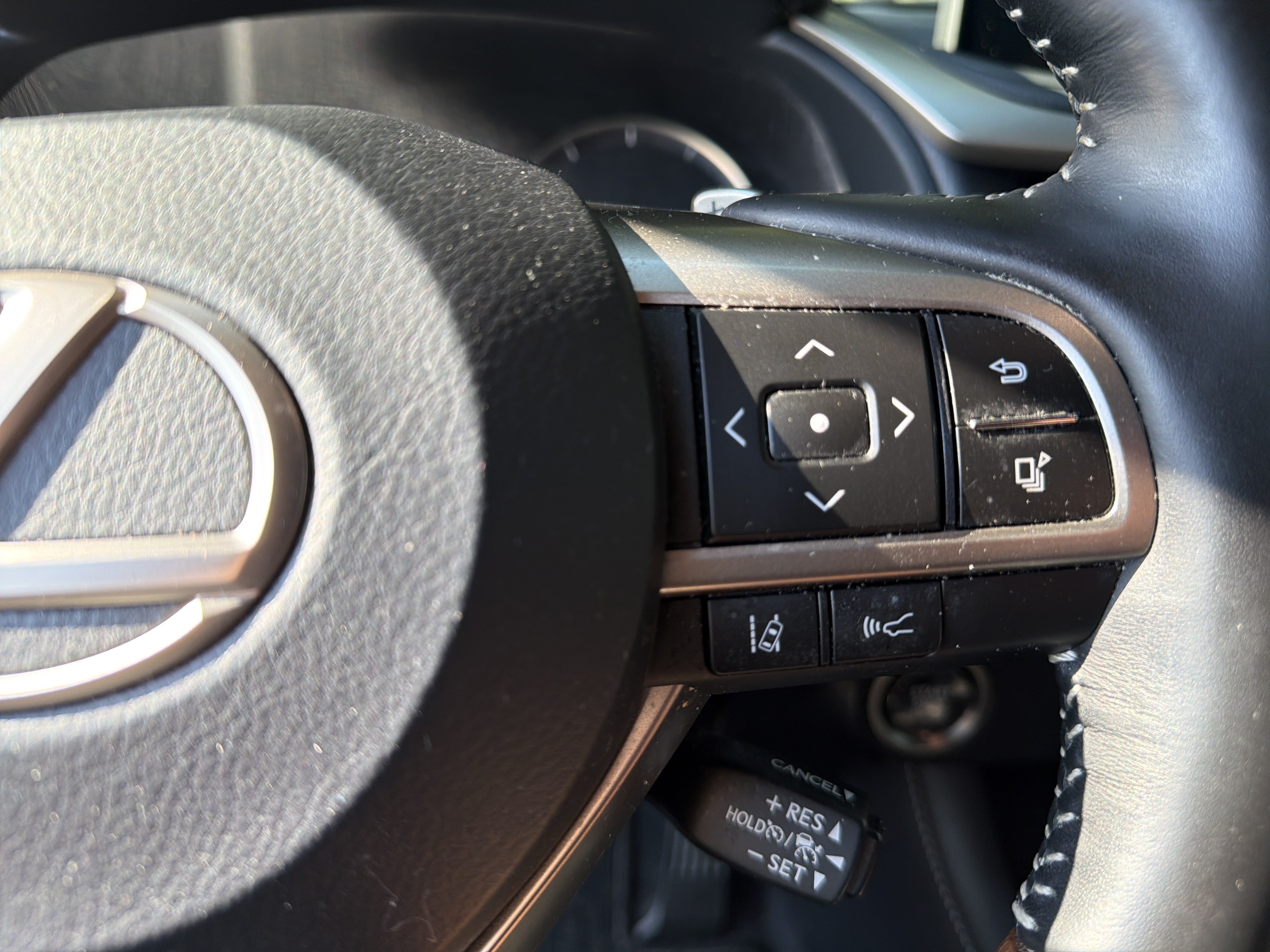 Used 2022 Lexus RX 350L FWD w/ Premium Package image 20