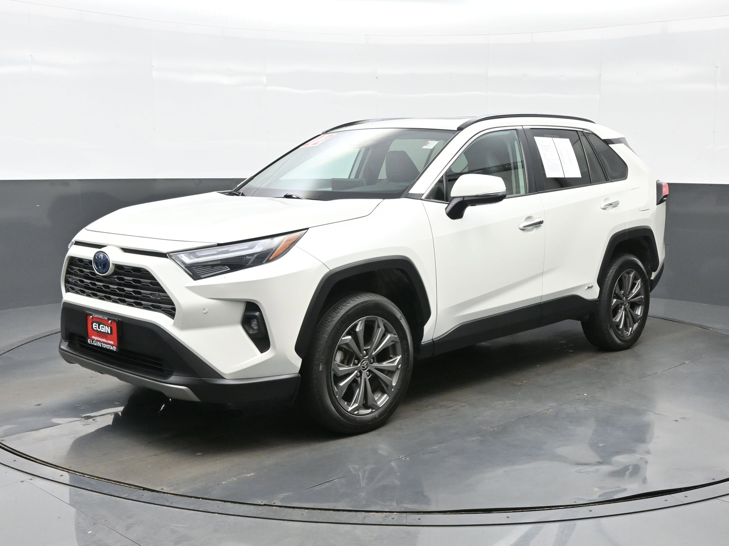 Used 2022 Toyota RAV4 Limited AWD/4WD image 2