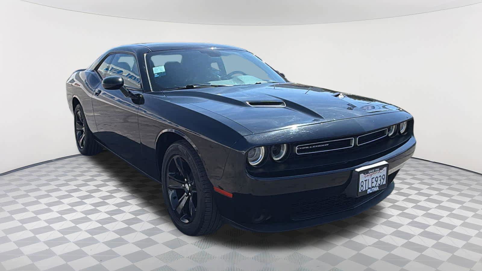 Used 2020 Dodge Challenger SXT RWD image 3