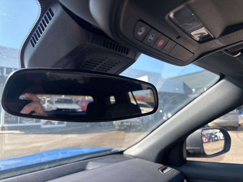 Used 2025 GMC Terrain Elevation image 21