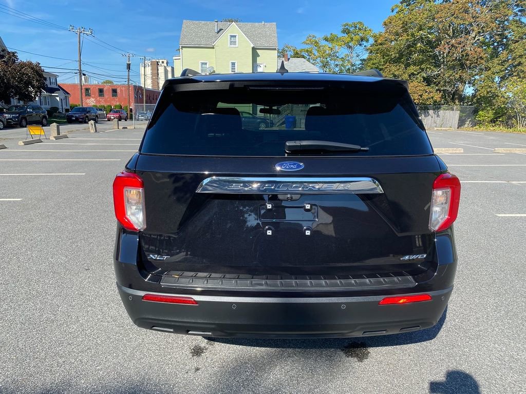 Used 2022 Ford Explorer XLT image 6