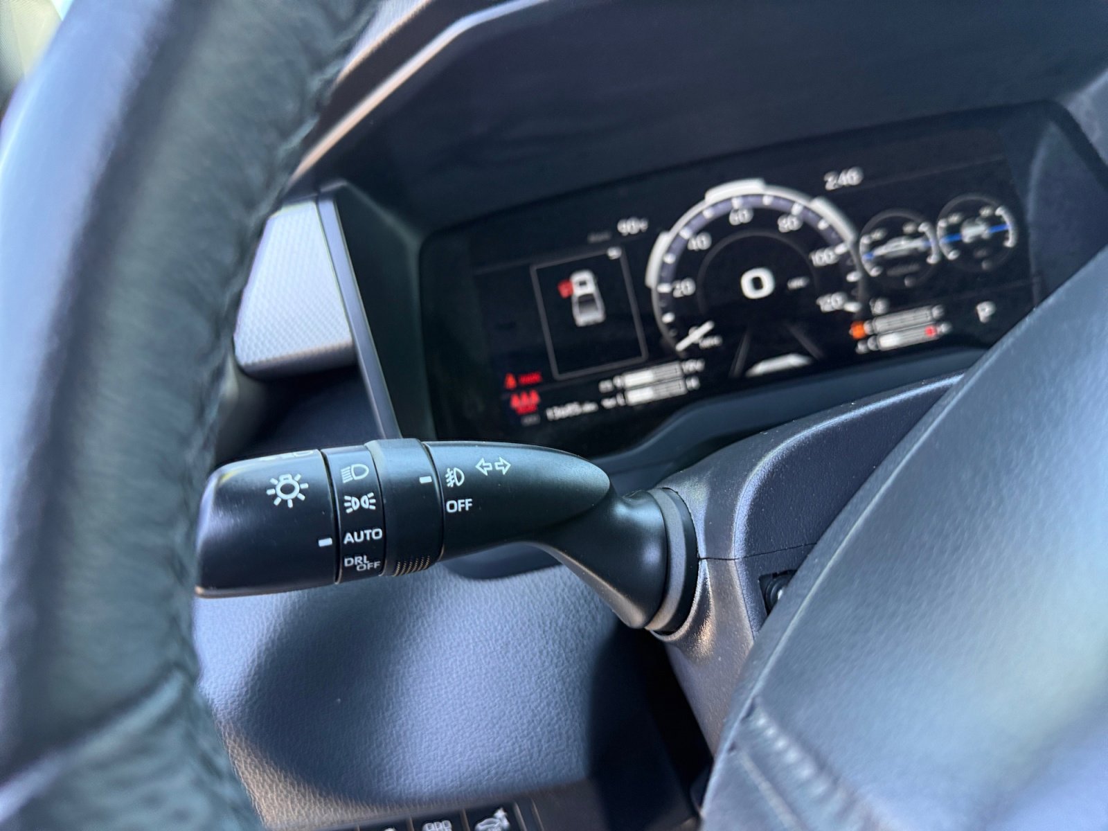 Used 2025 Toyota Tundra Limited AWD/4WD image 22