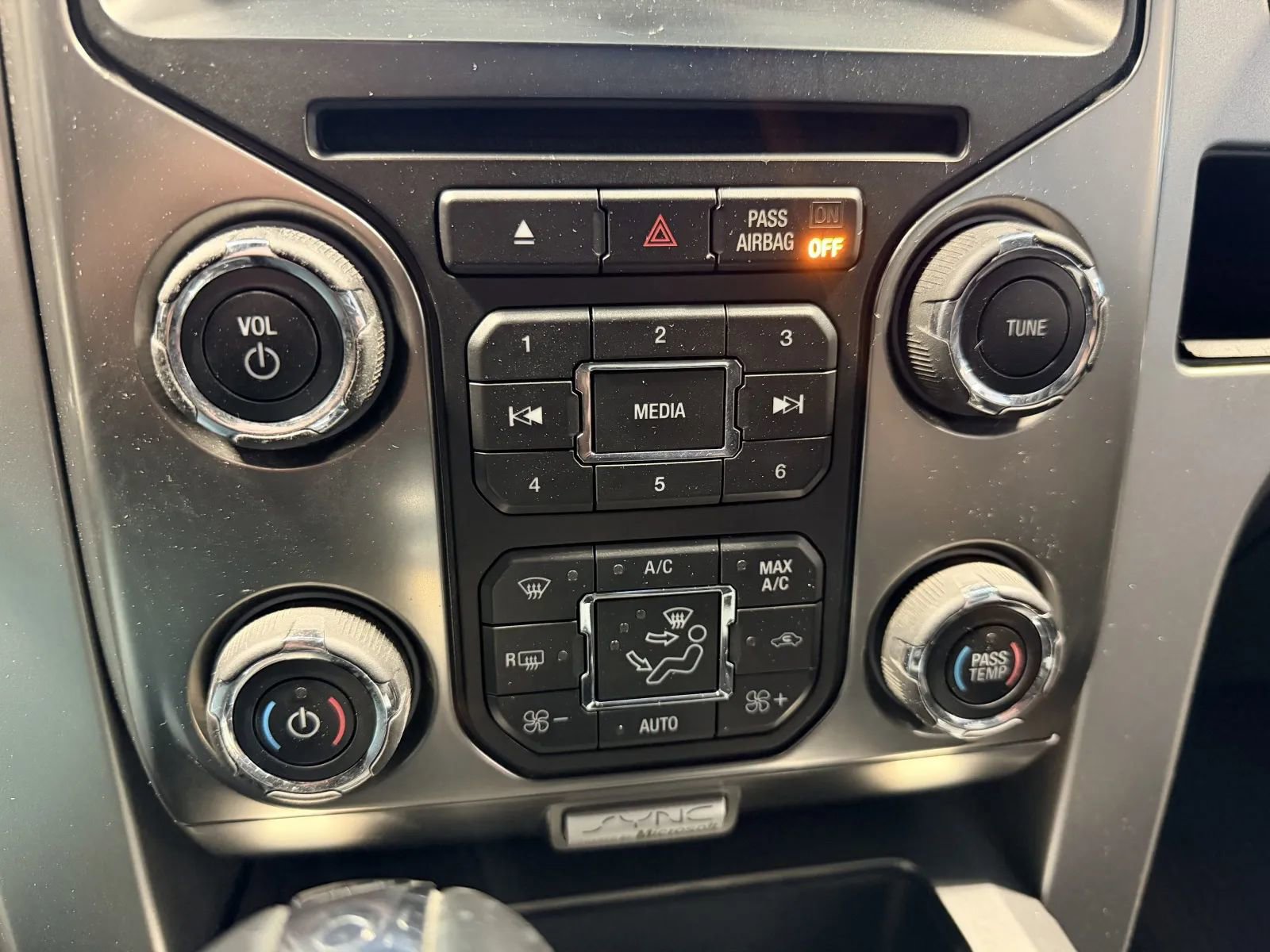Used 2014 Ford F150 FX4 w/ Equipment Group 402A Luxury AWD/4WD image 36