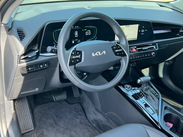 Used 2024 Kia Niro EX FWD image 15