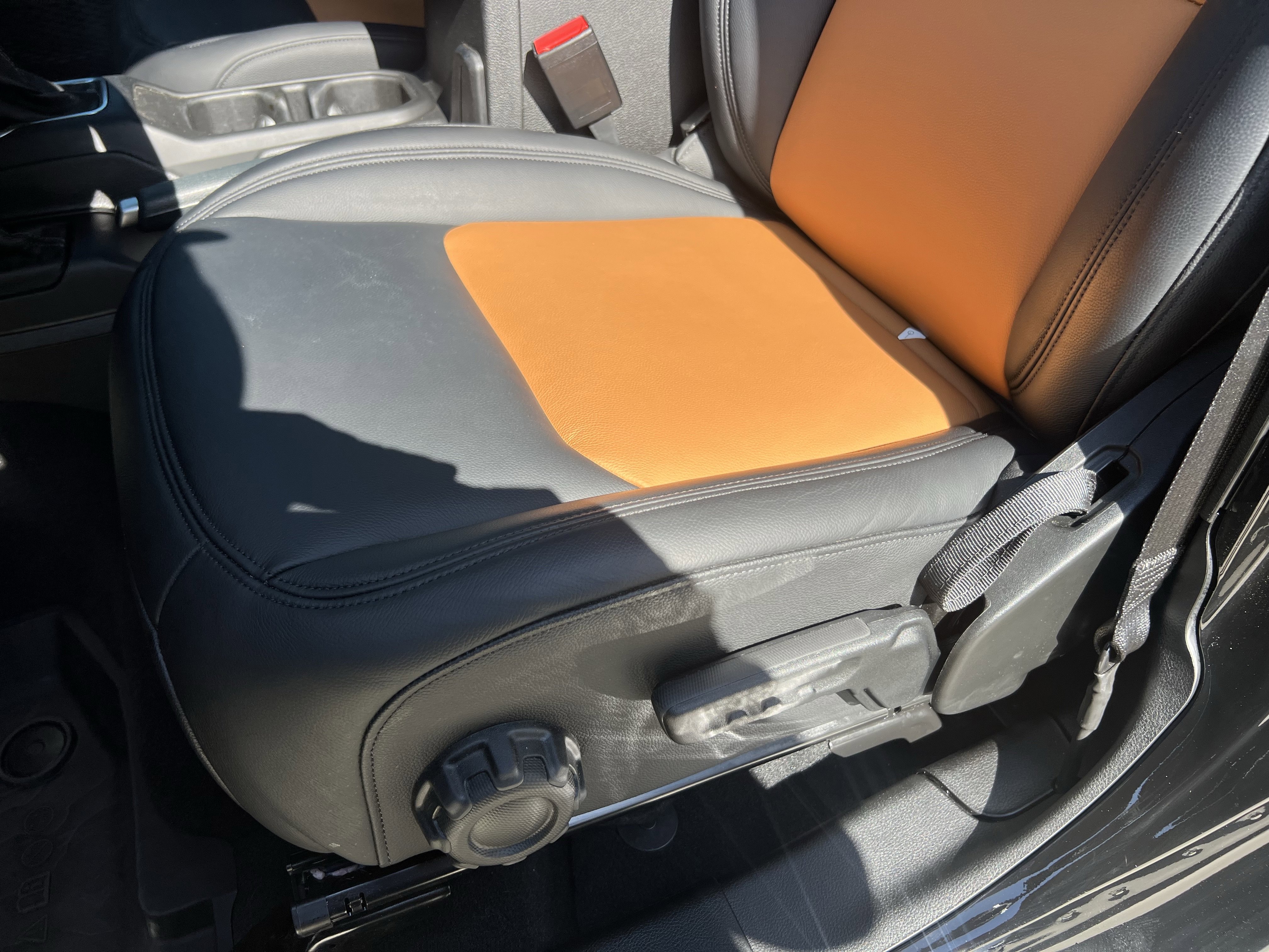 Used 2024 Jeep Wrangler Sahara image 17