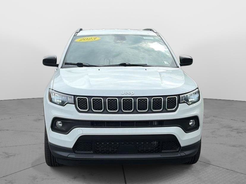 Used 2023 Jeep Compass Latitude AWD/4WD image 2