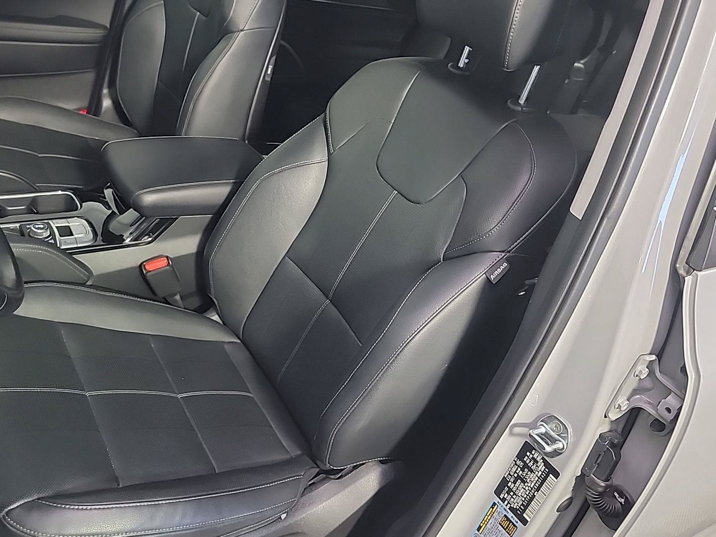 Certified 2022 Kia Telluride EX w/ EX Premium Package AWD/4WD image 19