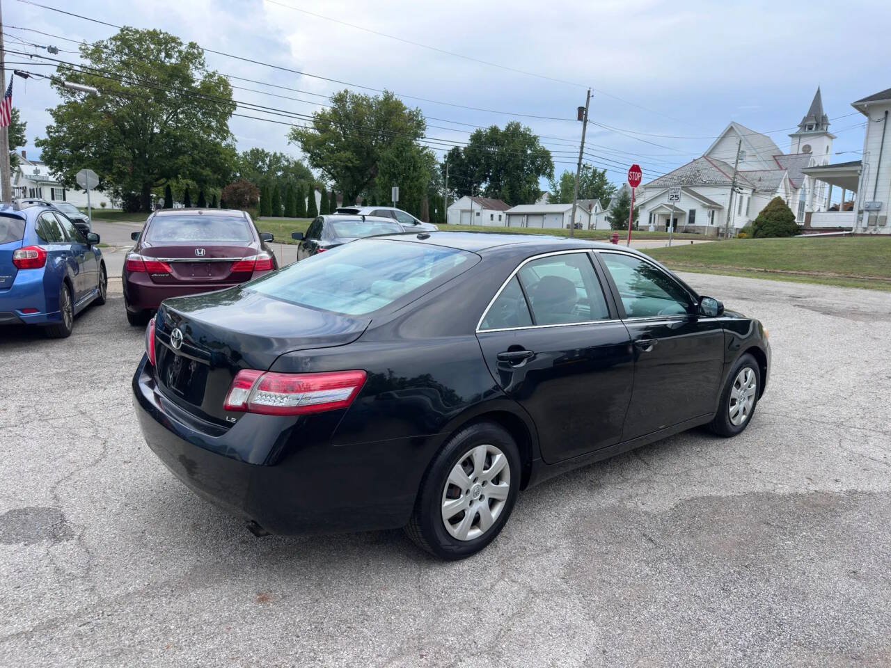 Used 2011 Toyota Camry LE FWD image 6