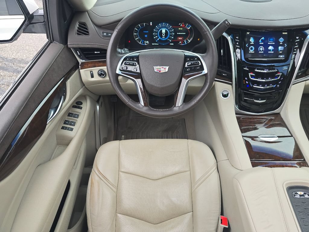 Used 2017 Cadillac Escalade Luxury AWD/4WD image 26