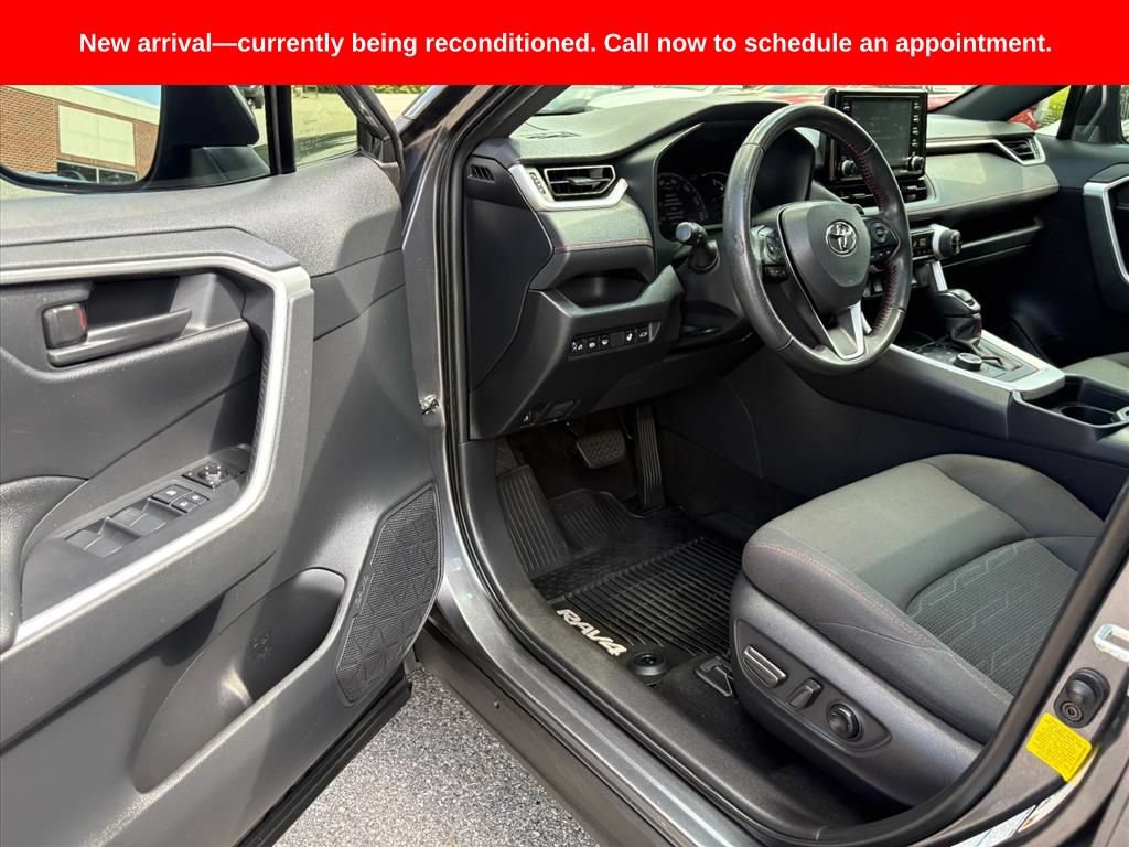 Used 2021 Toyota RAV4 SE w/ Weather & Moonroof Package AWD/4WD image 16