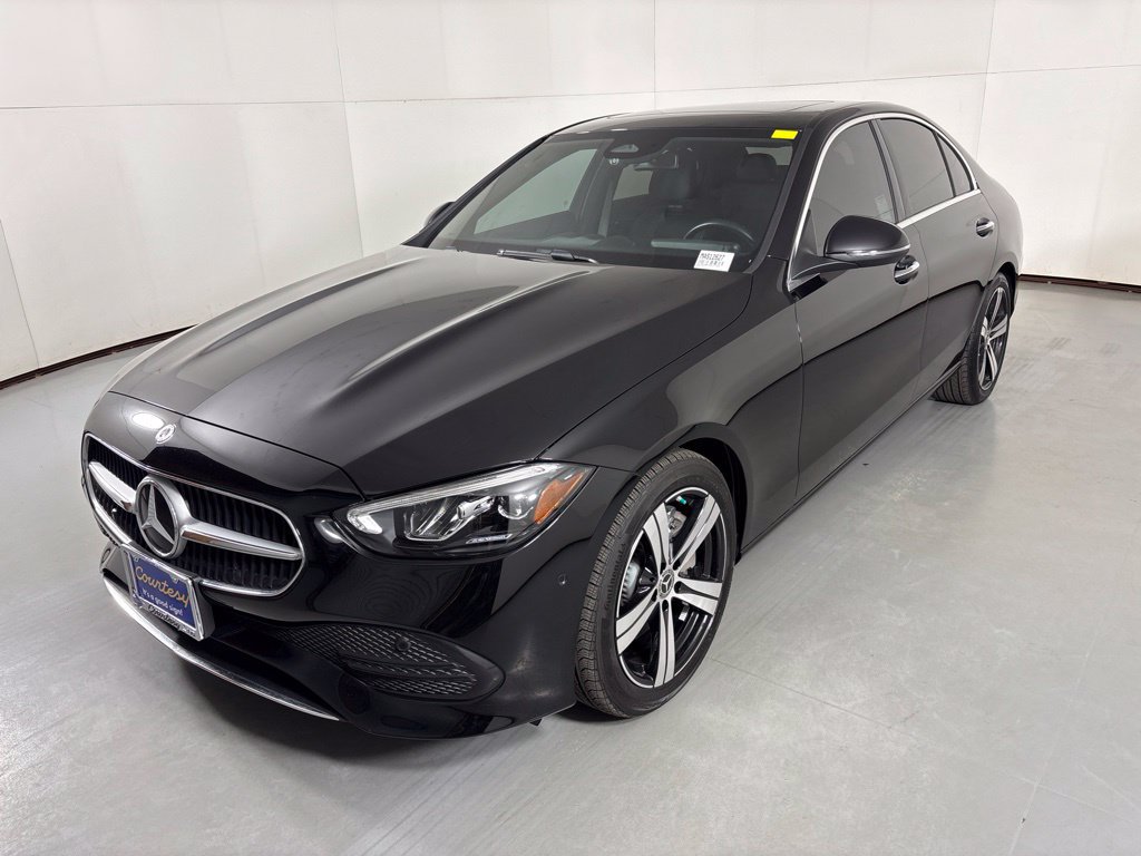 Used 2025 Mercedes-Benz C 300 4MATIC Sedan image 4