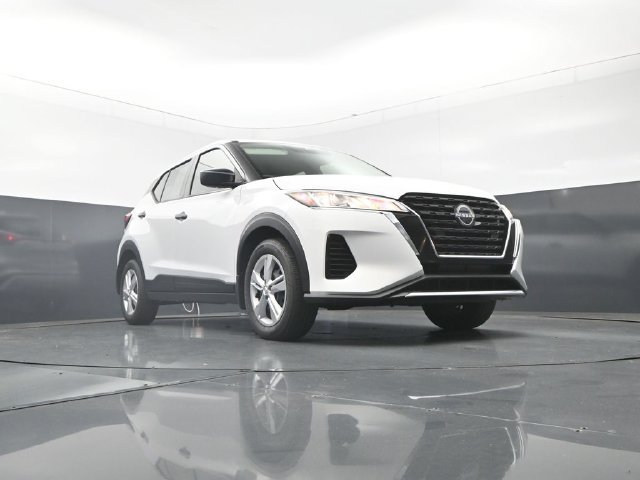 Certified 2025 Nissan Kicks Play S FWD image 35