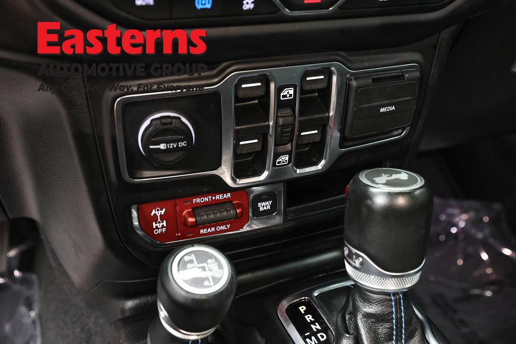 Used 2022 Jeep Wrangler Unlimited Rubicon 4xe w/ Cold Weather Group AWD/4WD image 21