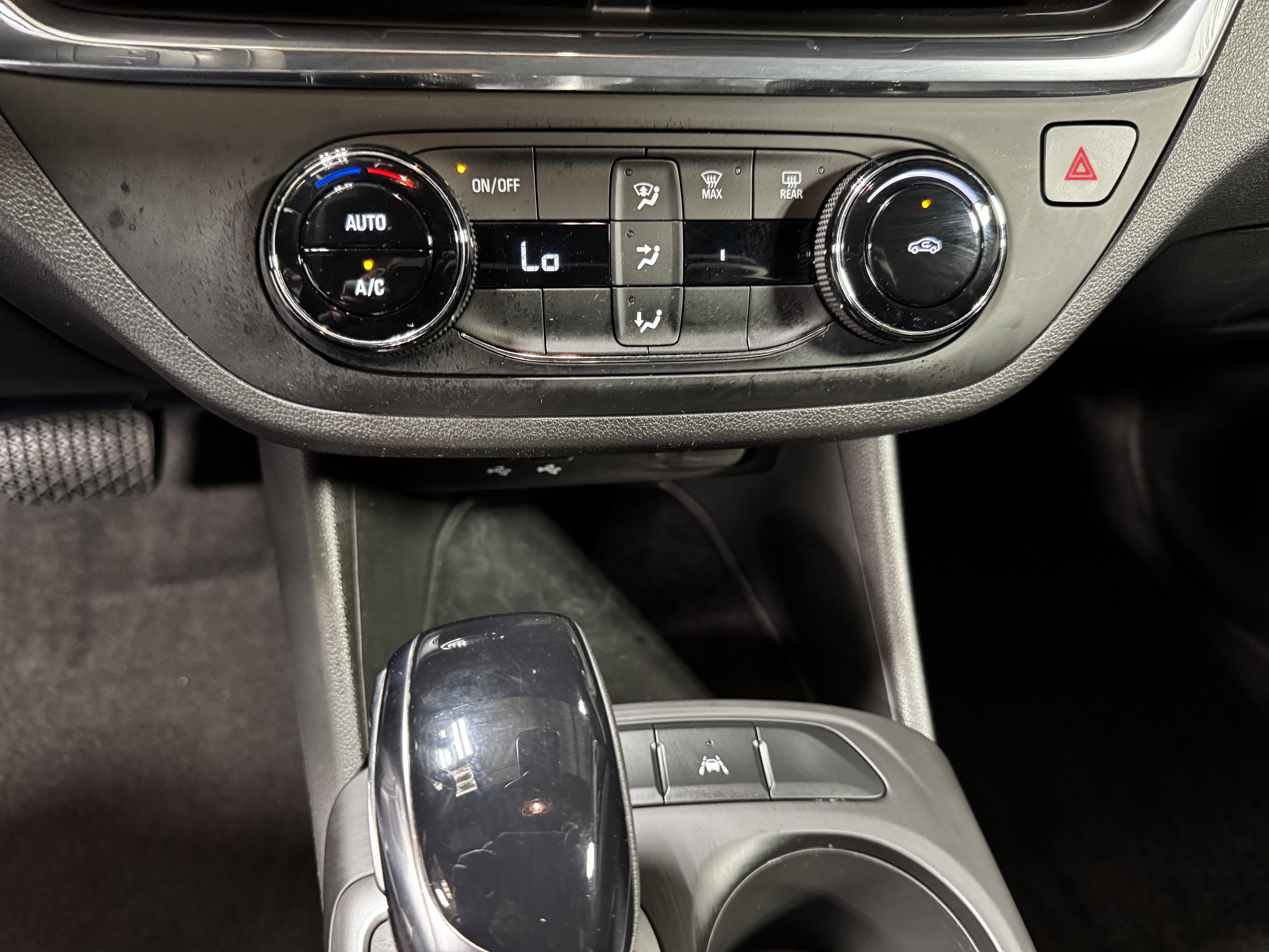 Certified 2025 Buick Envista Preferred FWD image 32