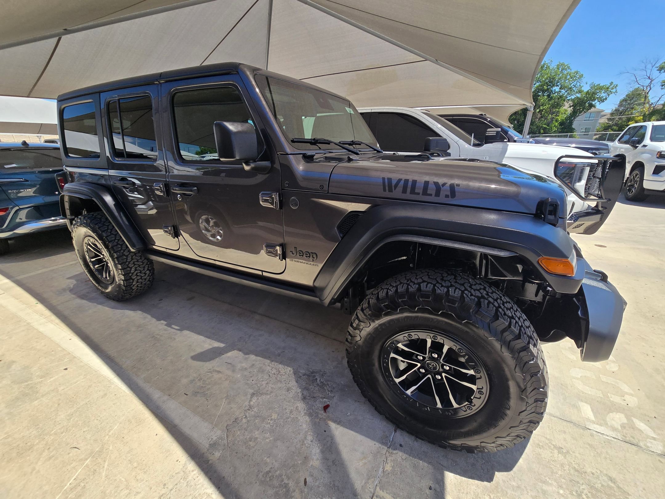 Used 2025 Jeep Wrangler Unlimited Sport AWD/4WD image 7