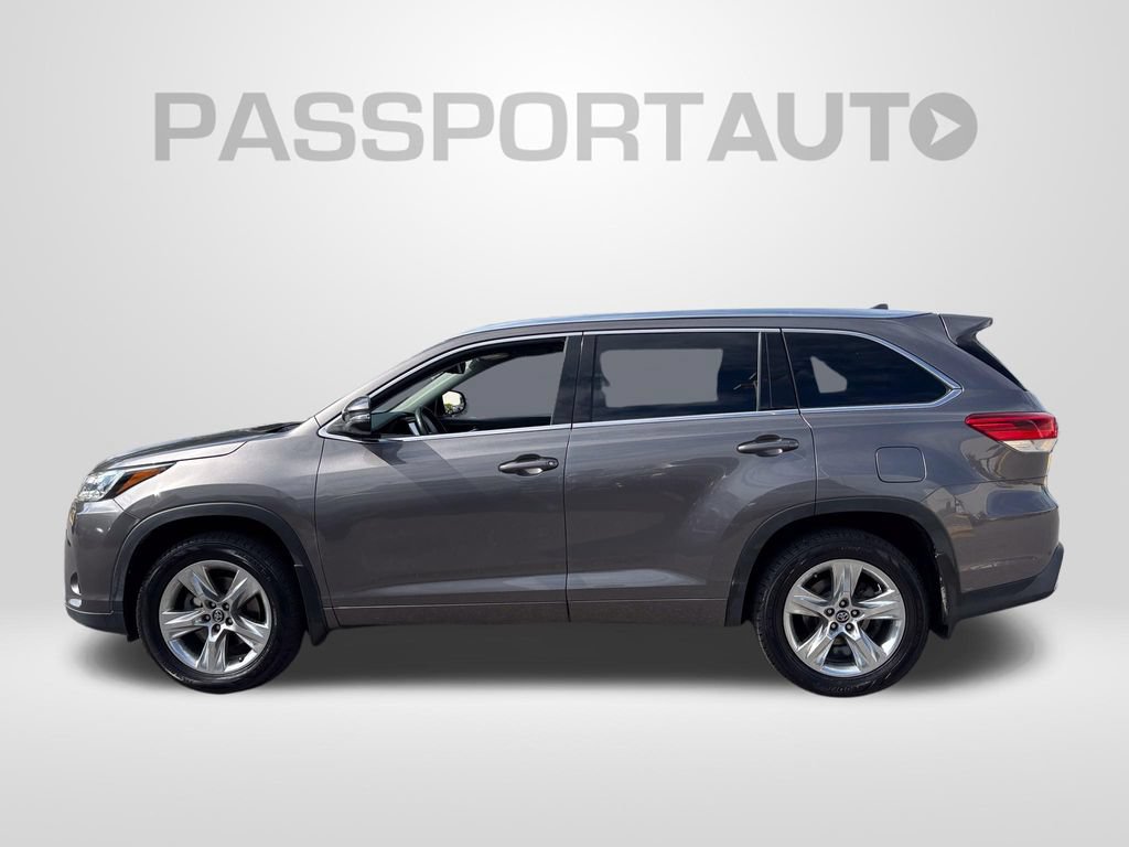 Used 2017 Toyota Highlander Limited AWD/4WD image 2