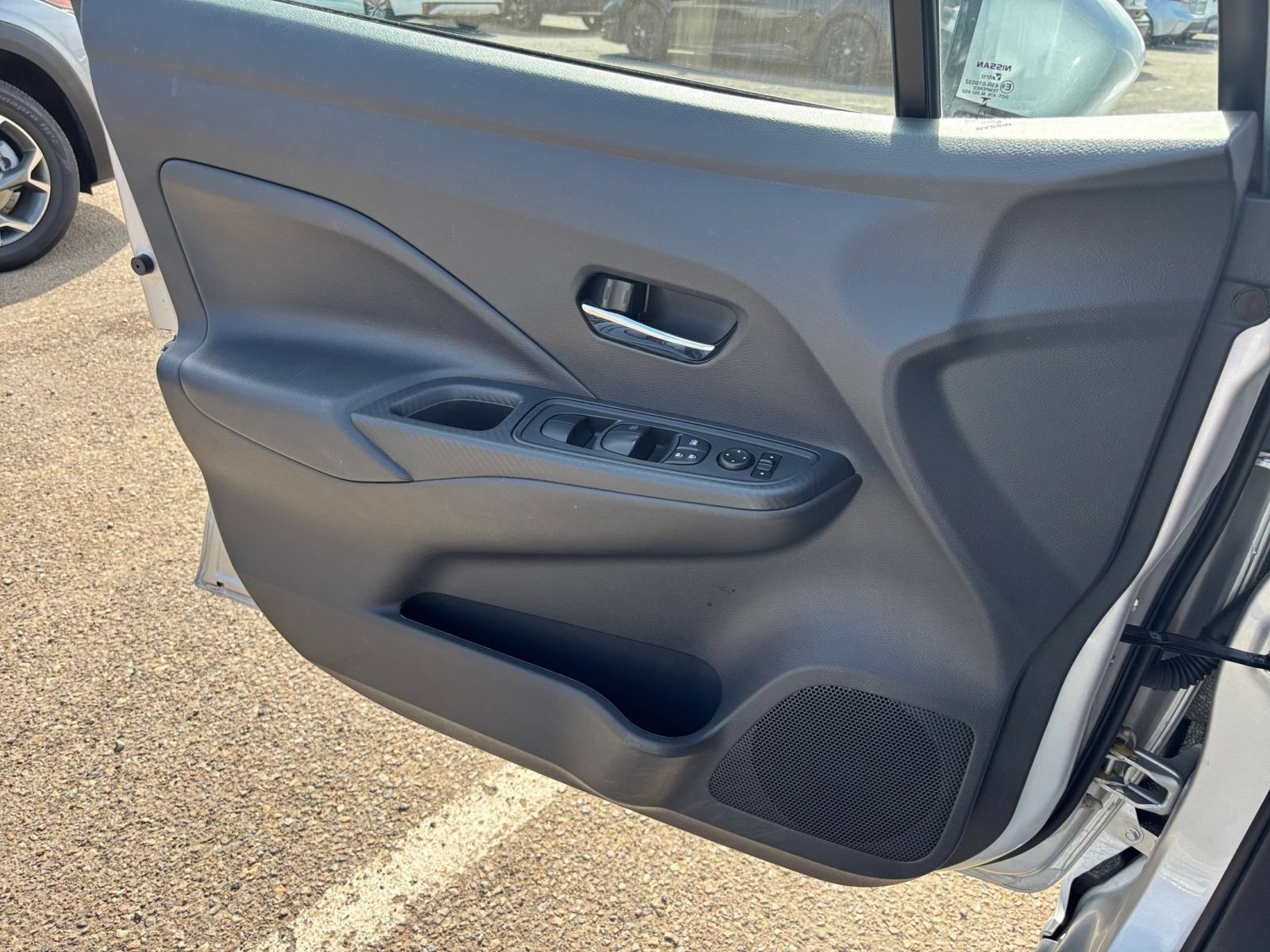 Used 2025 Nissan Versa SV FWD image 18