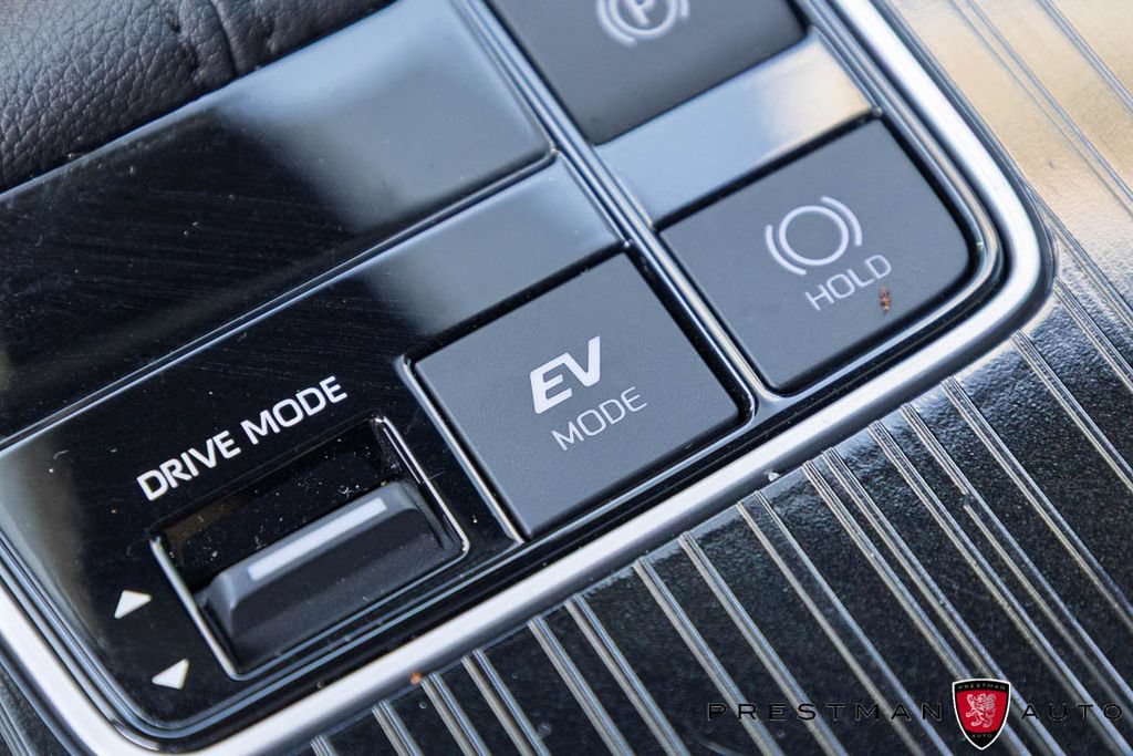 Used 2025 Toyota Sienna XSE FWD image 11