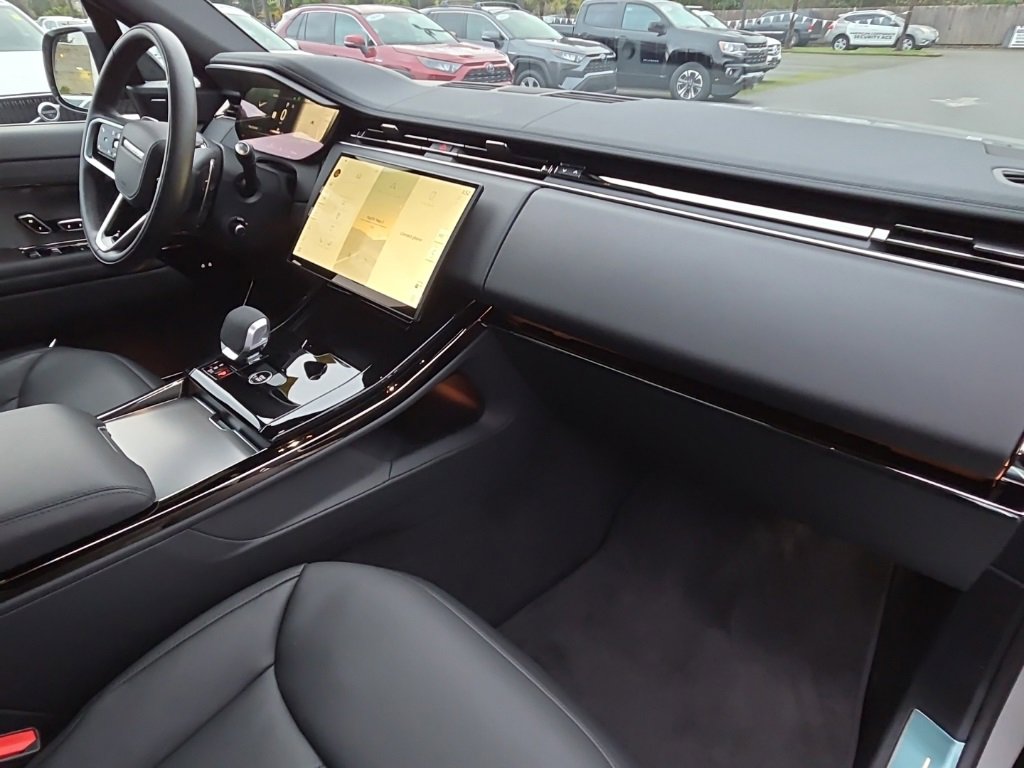Used 2025 Land Rover Range Rover Sport SE image 20