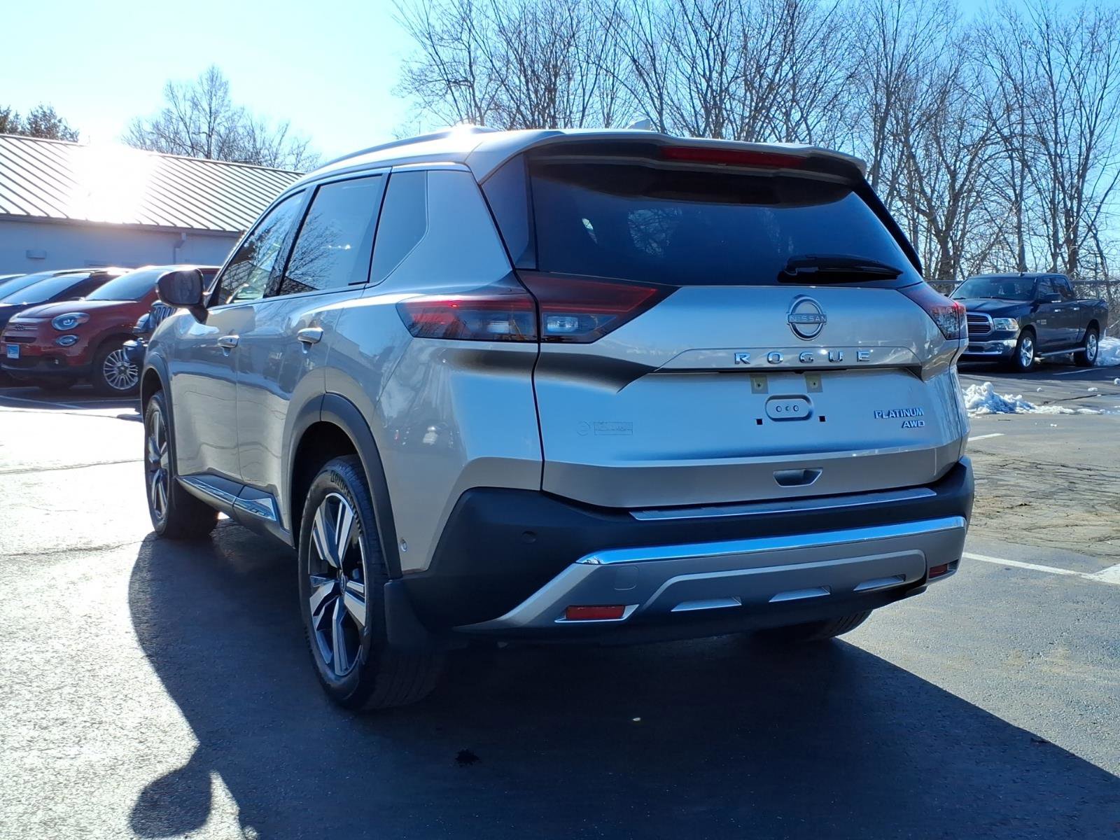 Used 2022 Nissan Rogue Platinum w/ Head-Up Display Package image 5