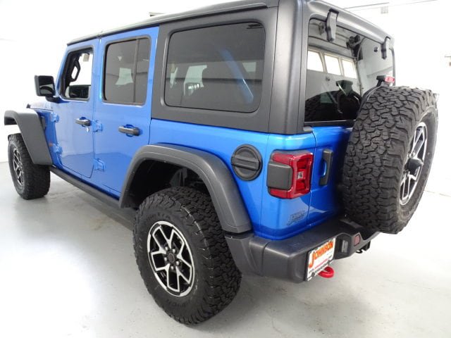 Certified 2025 Jeep Wrangler Unlimited Rubicon w/ Convenience Group AWD/4WD image 19