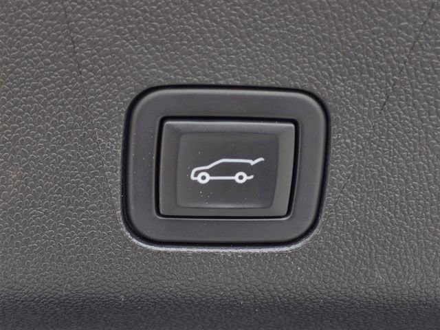 Used 2023 Cadillac Escalade ESV Sport w/ Touring Package image 11