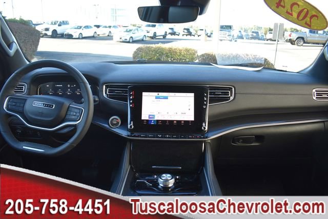 Used 2024 Jeep Wagoneer 4WD image 3