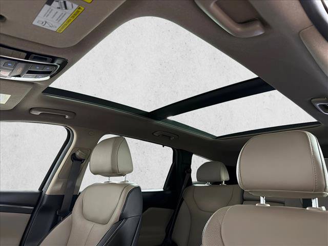 Used 2023 Hyundai Santa Fe Limited FWD image 2