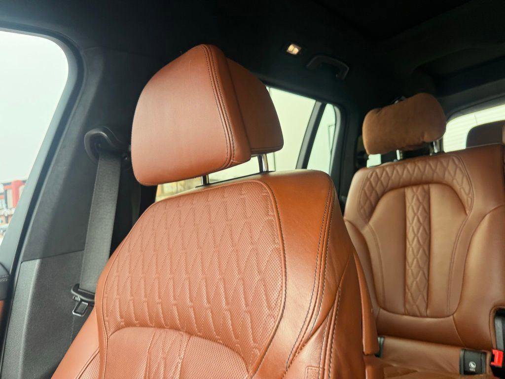 Used 2023 BMW X7 M60i w/ Executive Package image 21