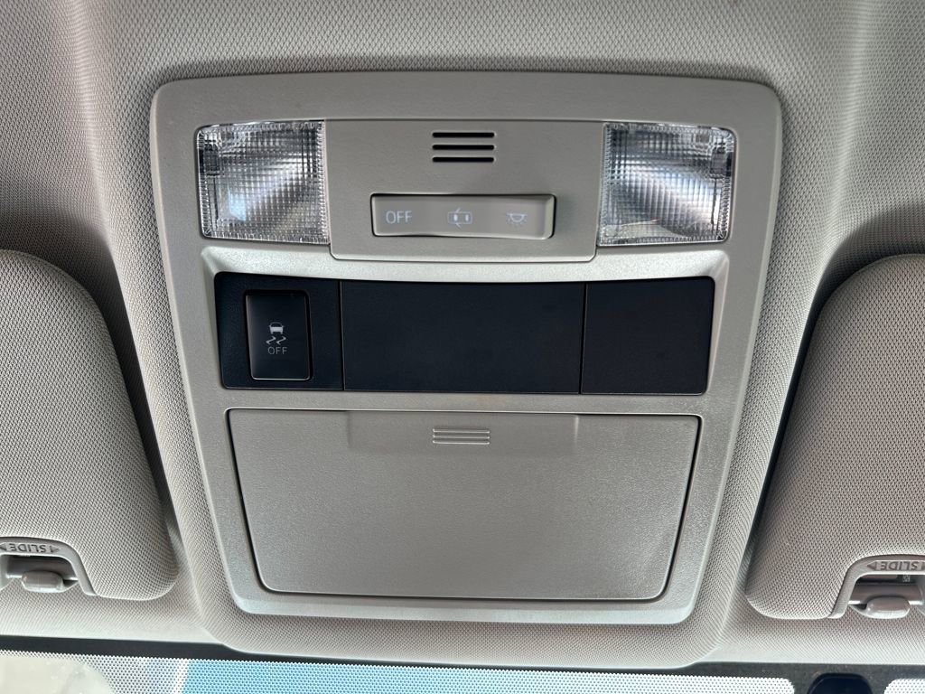 Used 2017 Toyota Tacoma SR image 17