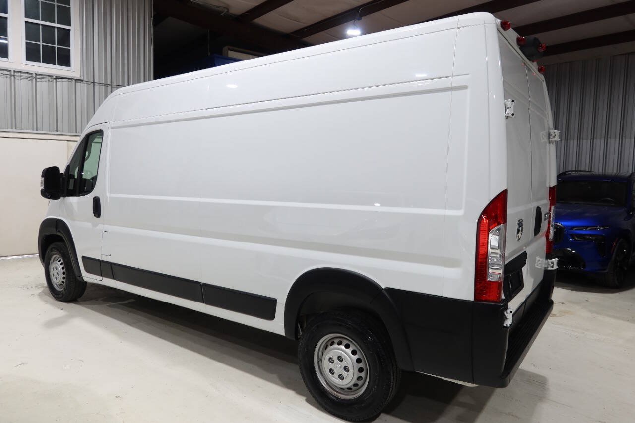 Used 2024 RAM ProMaster 2500 w/ Safety Group FWD image 2