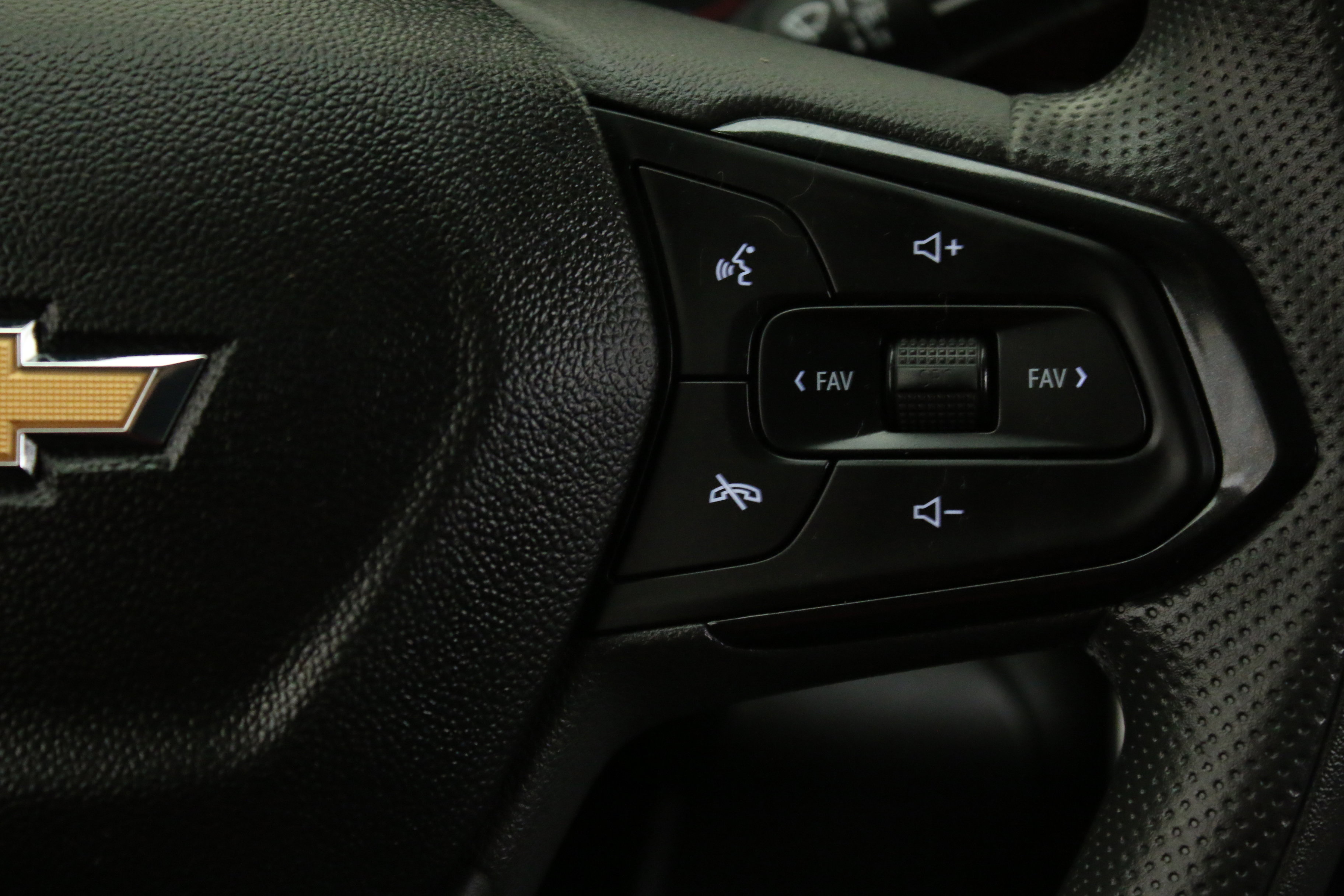 Used 2024 Chevrolet Trax LS FWD image 14