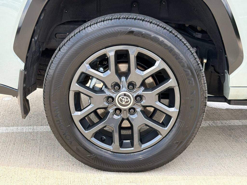 Used 2024 Toyota Sequoia Platinum AWD/4WD image 8