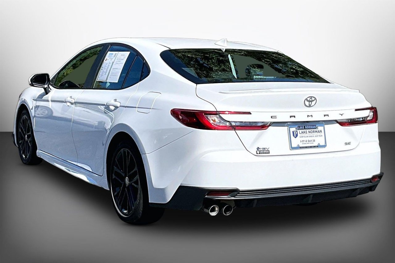 Used 2025 Toyota Camry SE FWD image 6