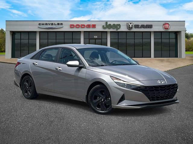 Used 2023 Hyundai Elantra SEL FWD image 1