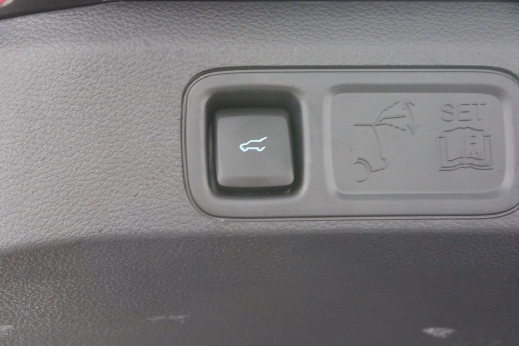 Used 2024 Ford Expedition Limited image 16