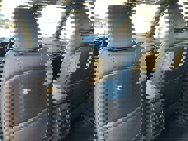 Used 2024 Cadillac XT4 Premium Luxury image 15