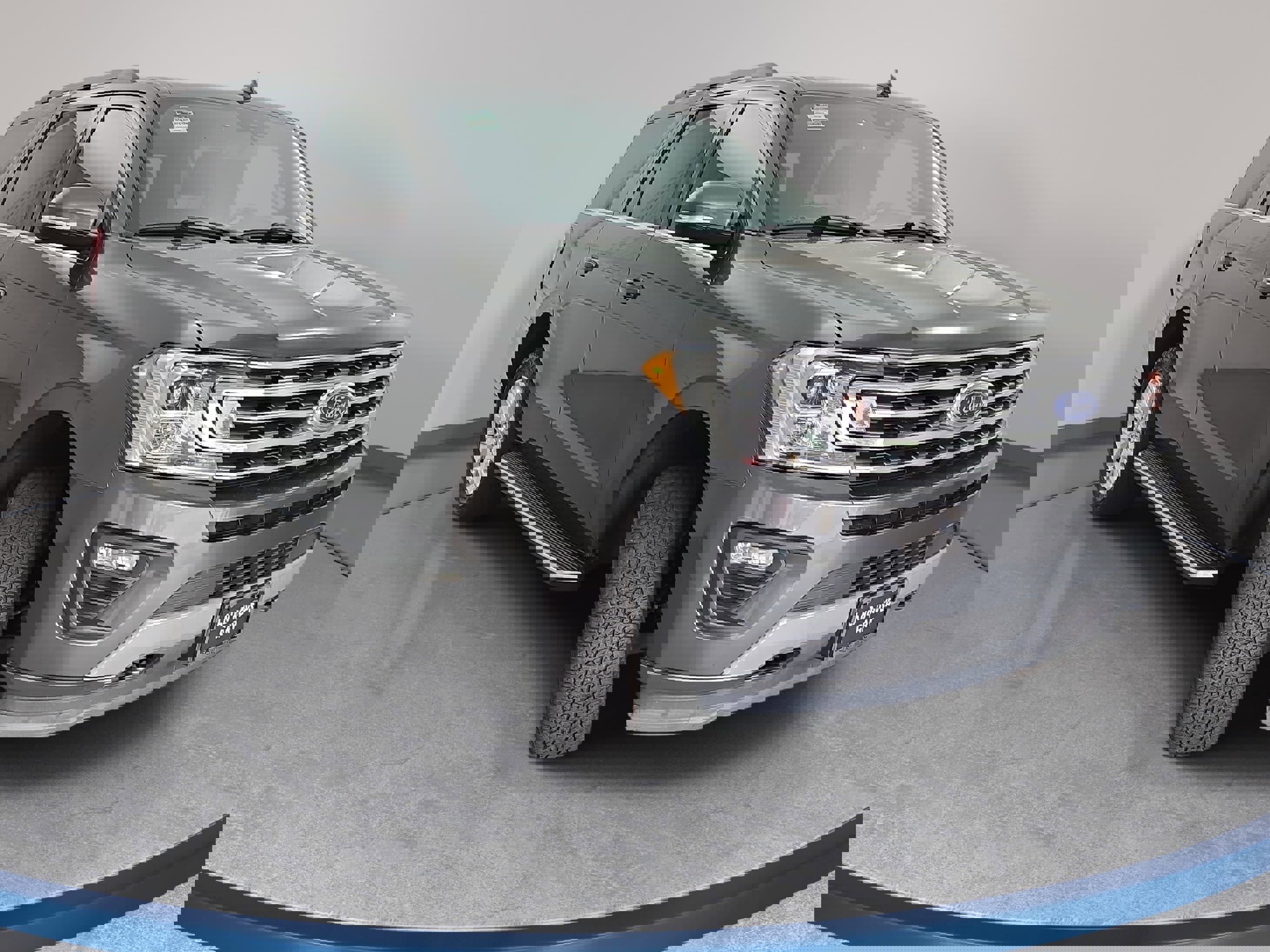 Used 2020 Ford Expedition XLT w/ Equipment Group 202A image 3