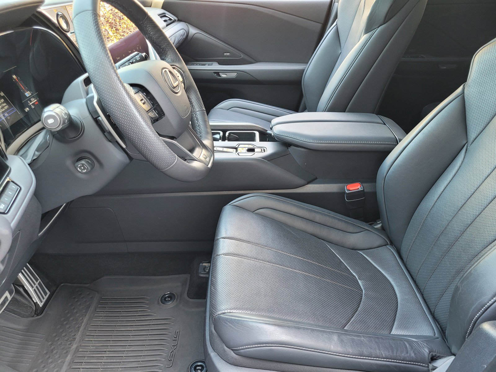 Certified 2024 Lexus TX 500h AWD w/ Technology Package image 21