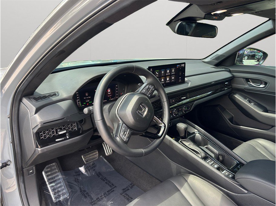 Used 2025 Honda Accord Sport image 6