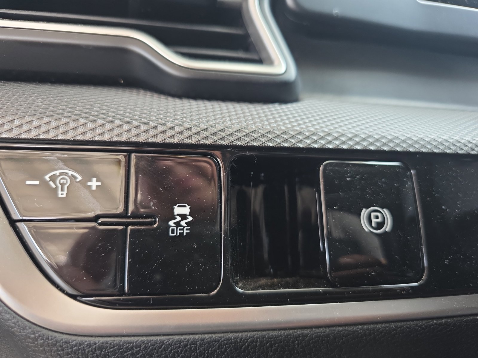 Certified 2024 Kia Sportage LX image 25