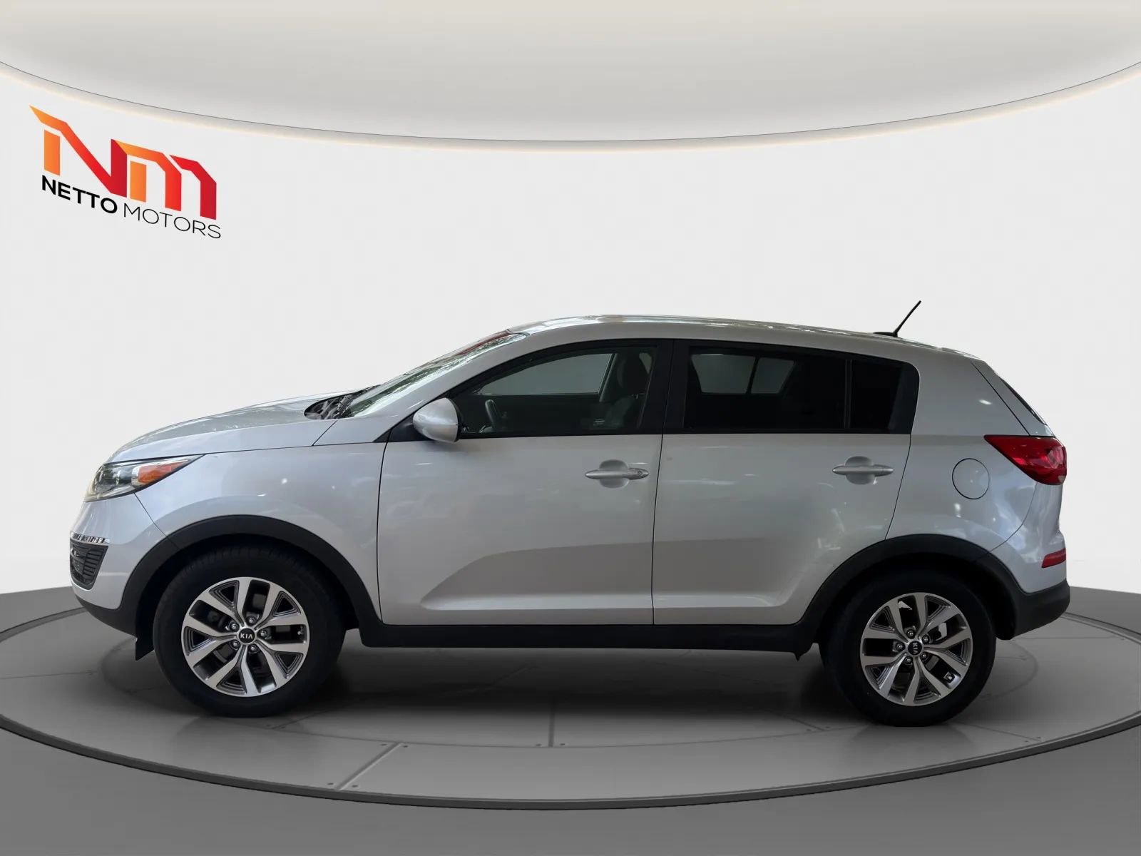 Used 2016 Kia Sportage LX FWD image 2