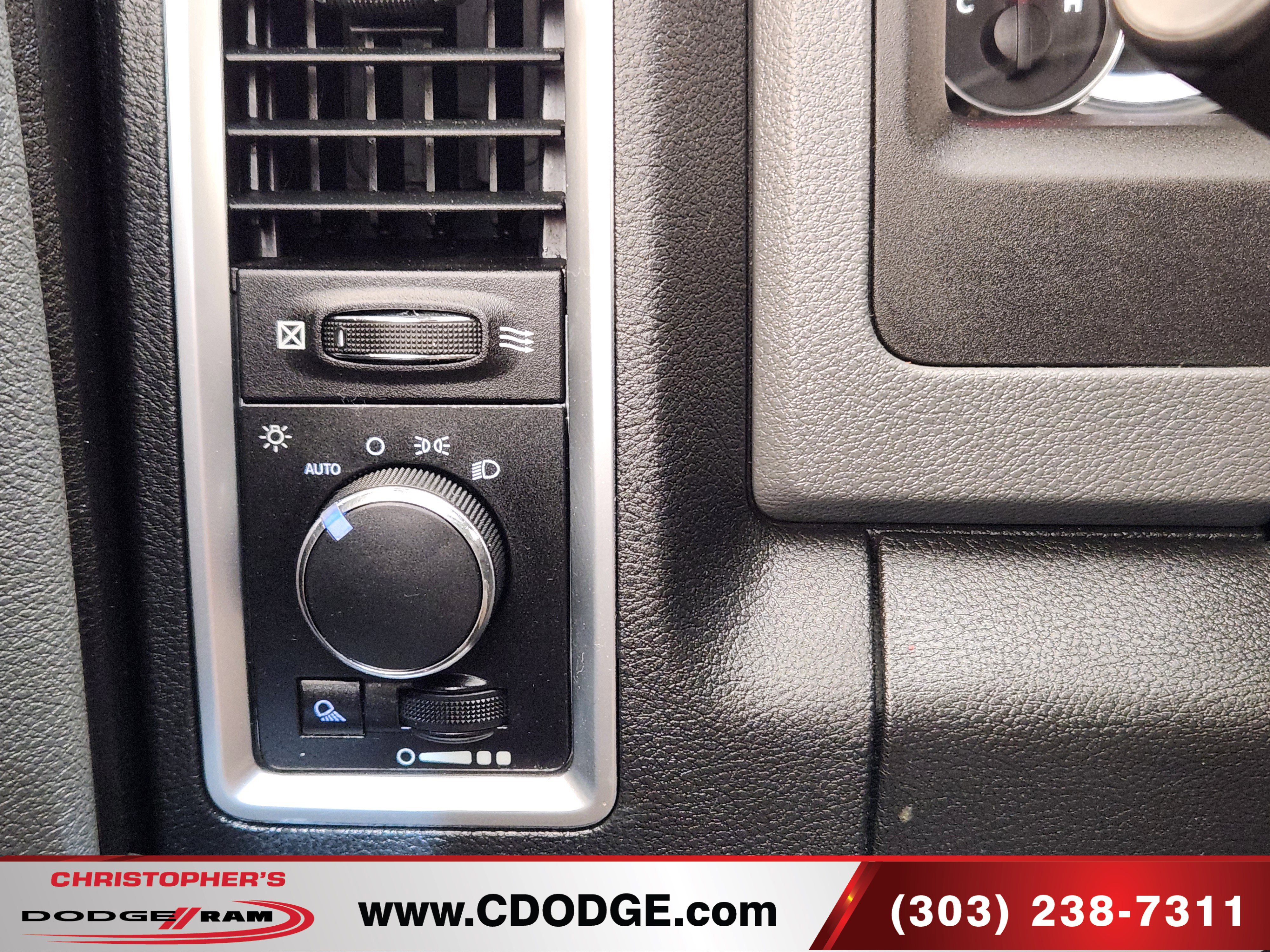 Used 2013 RAM 1500 Classic SLT w/ Premium Display Pkg AWD/4WD image 26