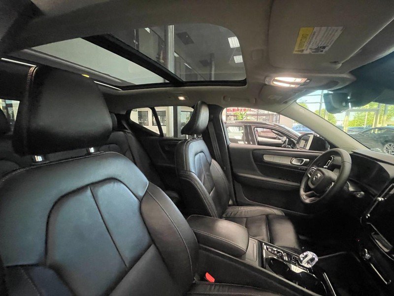 Used 2023 Volvo XC40 B5 Ultimate AWD/4WD image 6