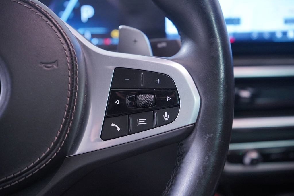 Used 2024 BMW X6 xDrive40i w/ Executive Package image 21