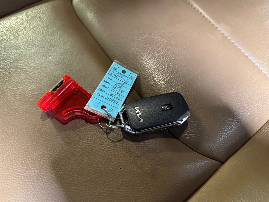 Used 2020 Jeep Wrangler Unlimited Sahara image 32