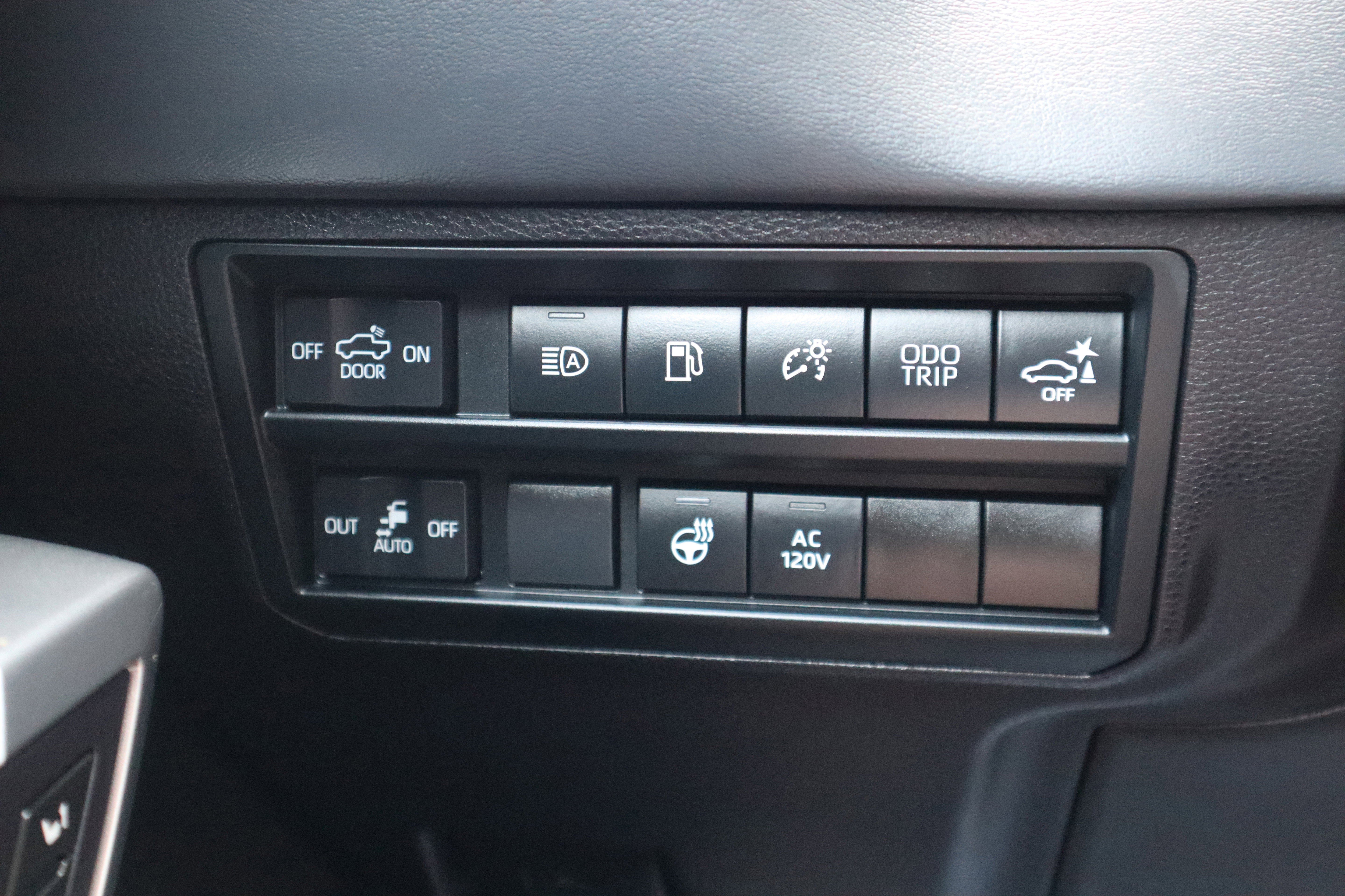 Used 2023 Toyota Tundra Platinum w/ Advanced Package image 21