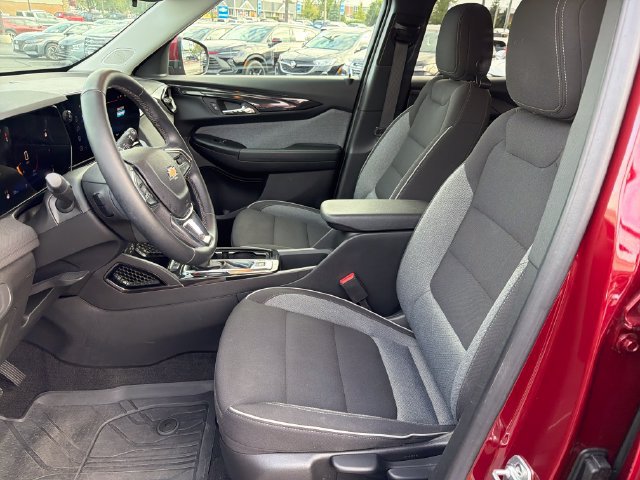 Certified 2024 Chevrolet TrailBlazer LT w/ LT Cold Weather Package FWD image 9