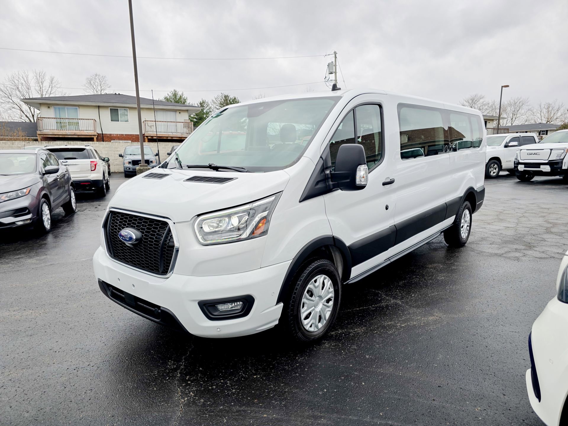 Used 2023 Ford Transit 350 XLT image 10